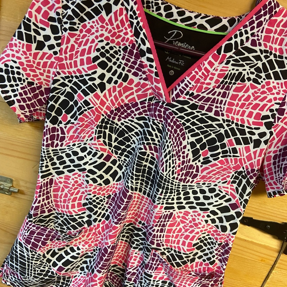 Healing hands scrub top